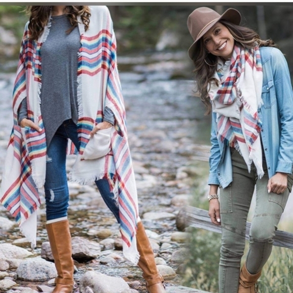 Grace & Lace Accessories - Grace and Lace poncho with pockets